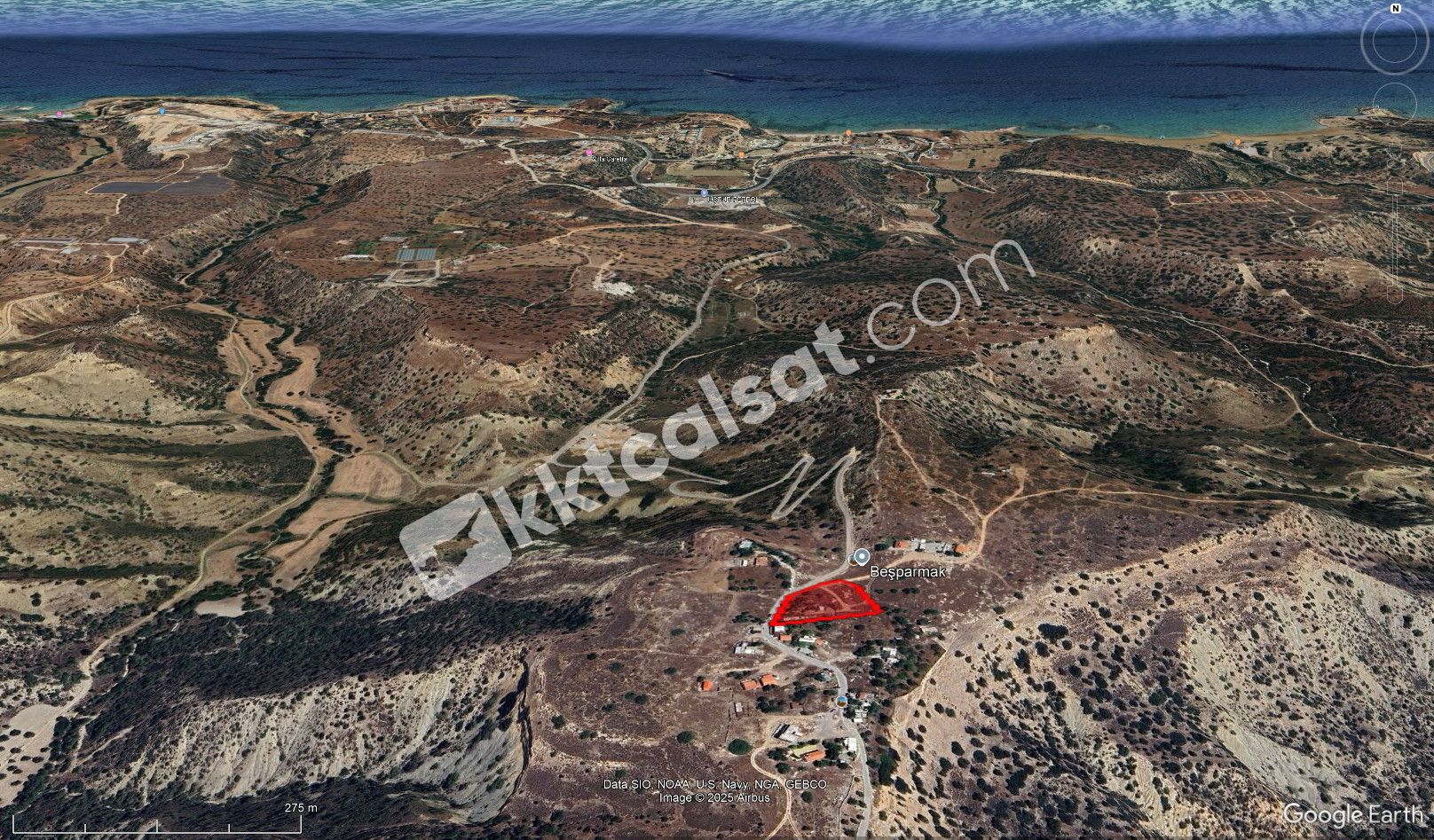 BEŞPARMAK KÖYÜNDE 2 DÖNÜM 3 EVLEK HARİKA YATIRIMLIK ARAZİ — Beşparmak — fotoğraf 1/2