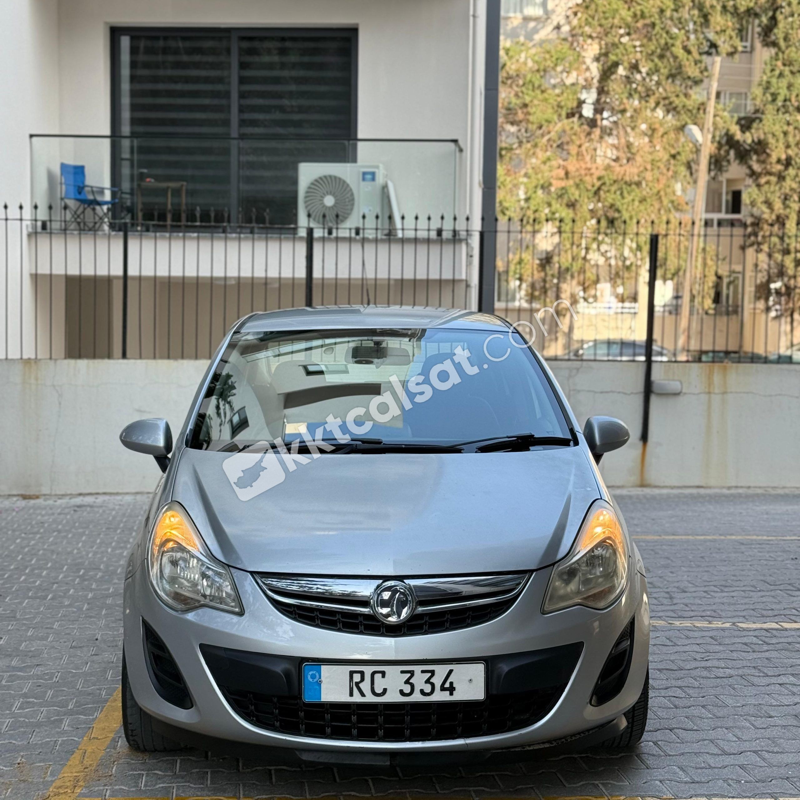 TERTEMİZ OPEL CORSA — كيرينيا (Girne) — الصورة 2 من 5