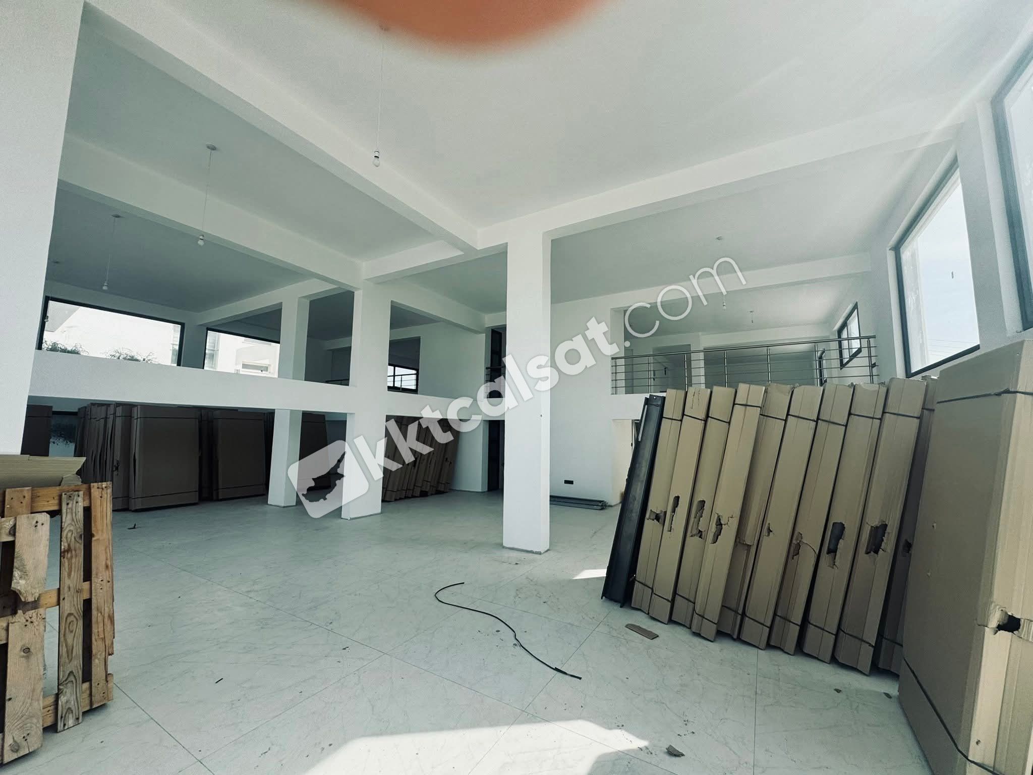 ENİBOGAZİÇİ BÖLGESİNDE SATILIK 650 m2 SATILIK DÜKKAN — يني بوغاز إيجي (Yeniboğaziçi) — الصورة 6 من 7