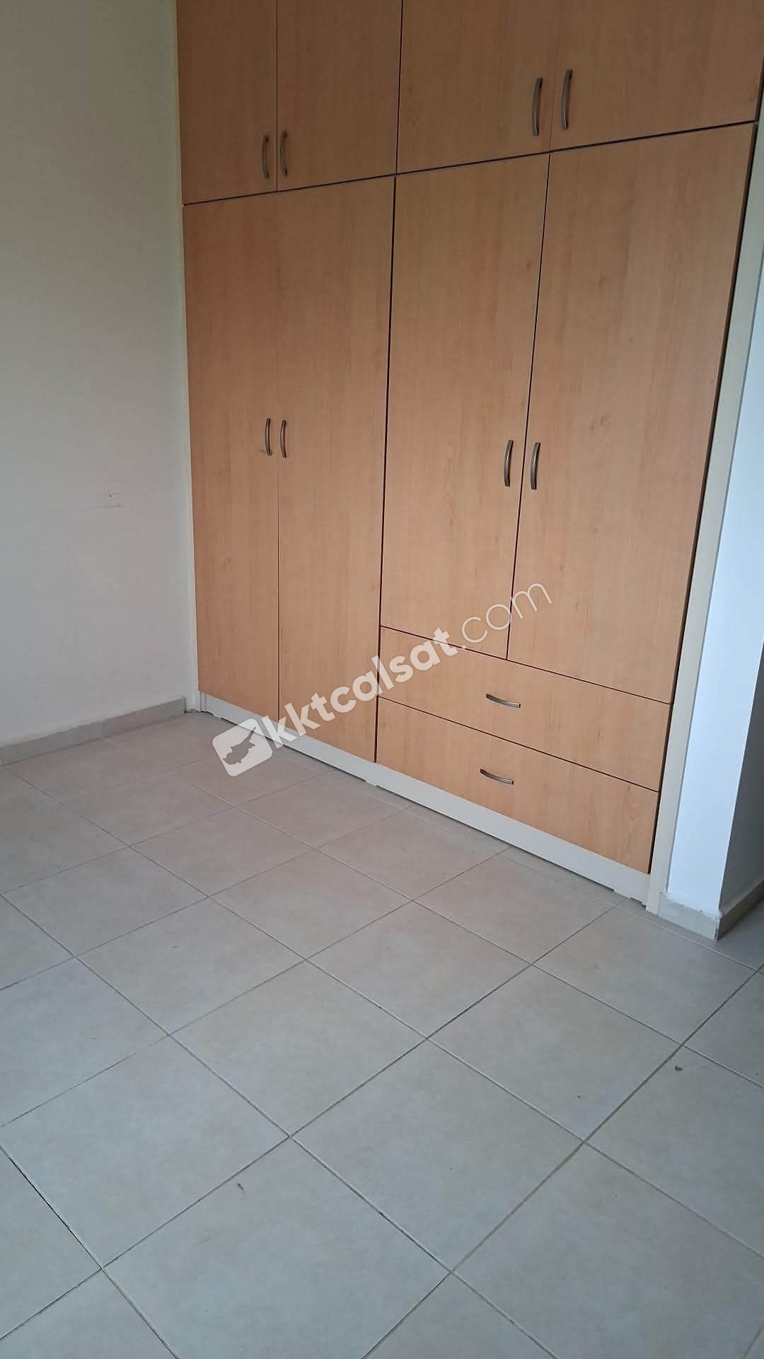MAĞUSA YENİBOĞAZİÇİNDE KİRALIK 3+1 — Yeniboğaziçi — photo 4 of 6