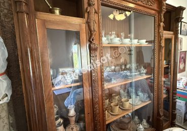 Satılık El Oymalı Masif Ahşap Antika Vitrin