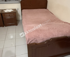 Özel El Yapımı Ahşap Yatak Odası Takımı – 2 Adet 1,5 Kişilik Yatak + 2 Komodin