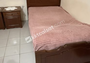 Özel El Yapımı Ahşap Yatak Odası Takımı – 2 Adet 1,5 Kişilik Yatak + 2 Komodin
